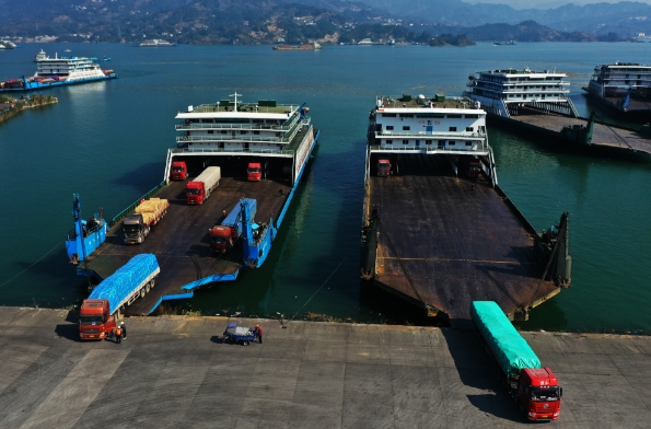 SȫQ(mo)׵Ĳl(f)չطNbҲL(zhng)