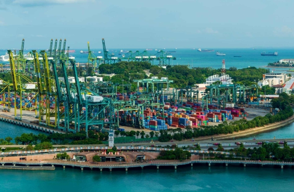 b؛\(yn)ݔBصQ(mo)(li)߀Ƅ(dng)ȫ(jng)(j)İl(f)չ