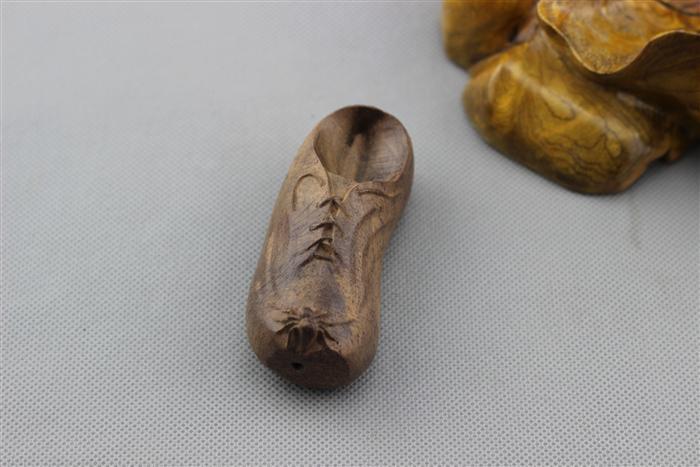 越南天然沉香木雕工艺品蜘蛛鞋子手把件把玩小件厂家批发